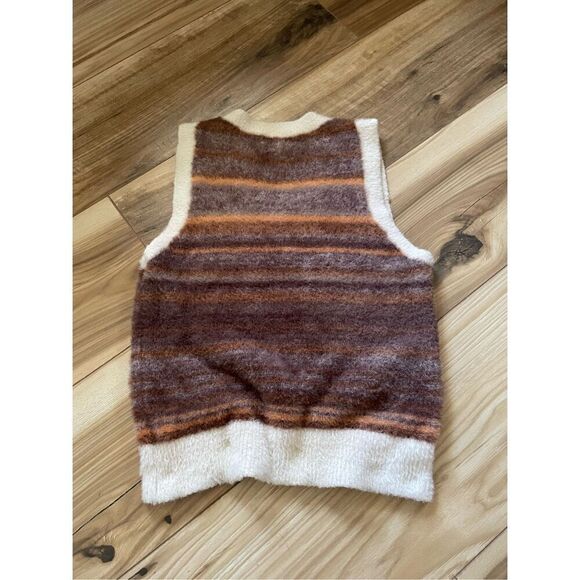 JANABELLE Colorful  Fuzzy sweater-vest S - Picture 4 of 6